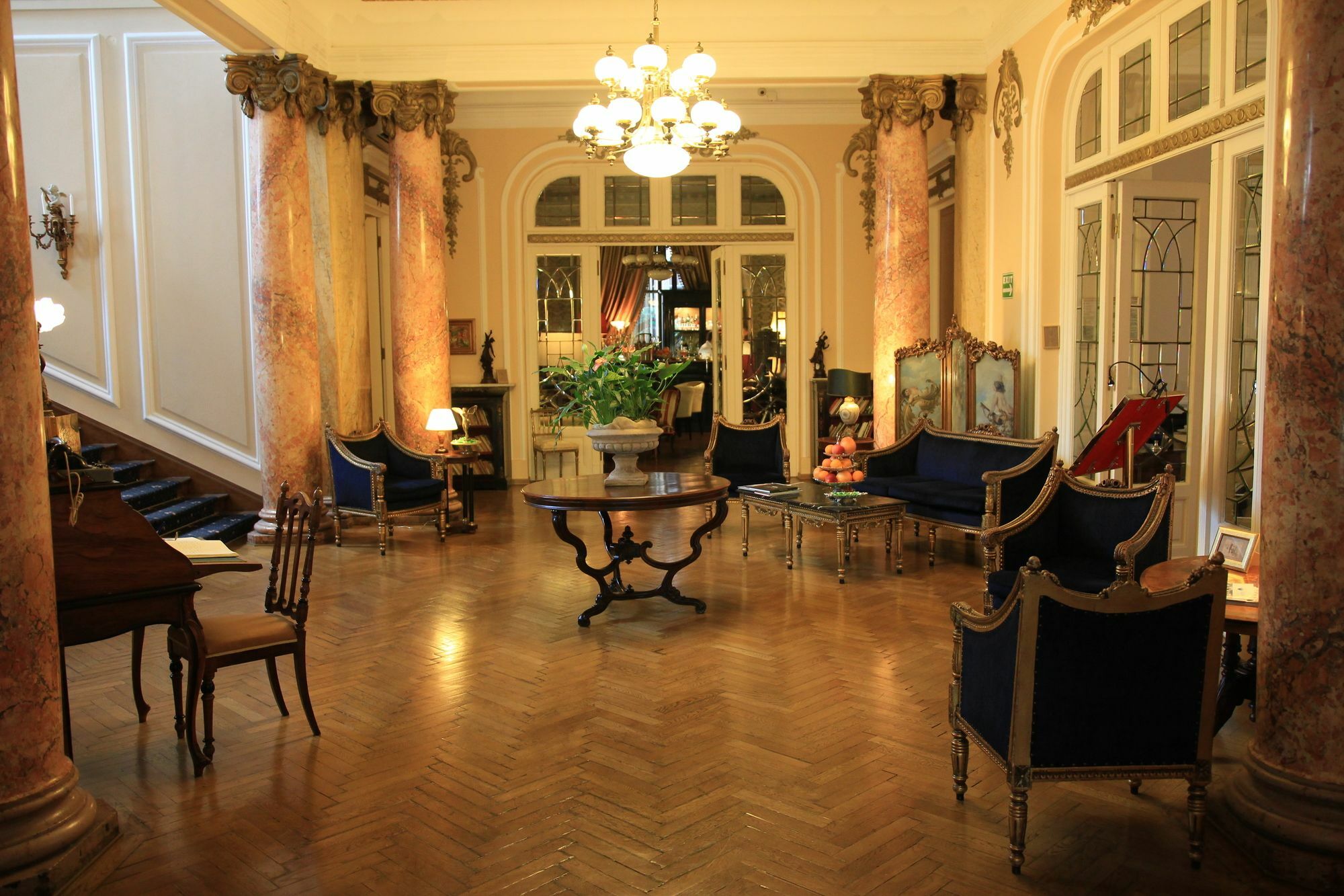Grand Boutique Hotel Bucarest Exterior foto